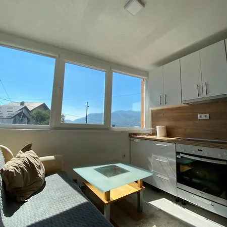 New Old Town Apartment *